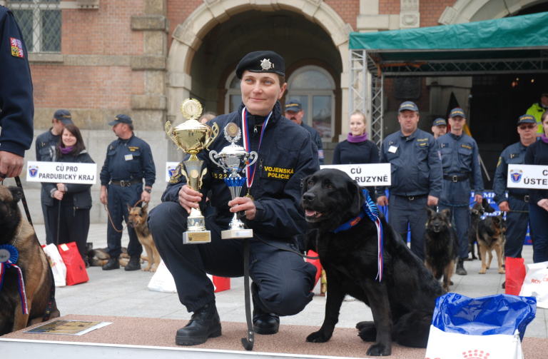 Ilona Fábryová a její fenka Ilorga z Vojenské policie  zvítězily v kategorii drogy a zároveň se účastnice stala nejspěšnější ženou celého mistrovství.
